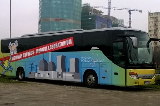 Atomowy Autobus - Mobilne Laboratorium w II LO