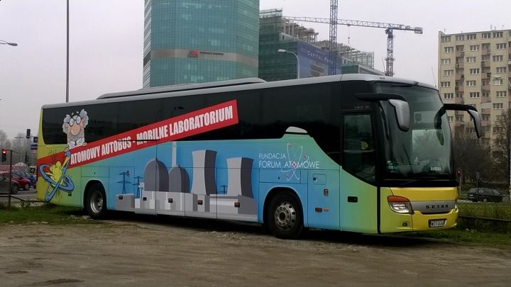 Atomowy Autobus - Mobilne Laboratorium w II LO