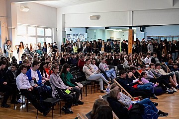 Drzwi (szeroko) Otwarte w „Drugim”
