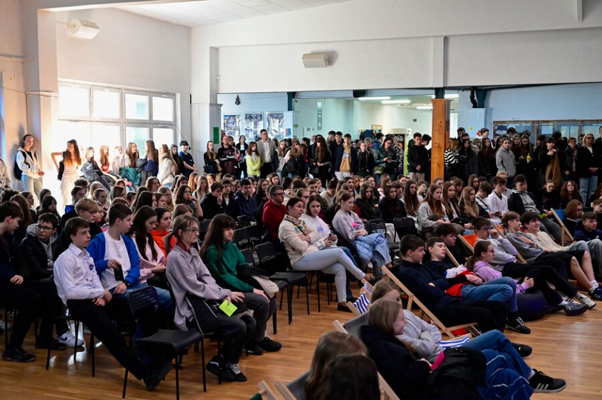 Drzwi (szeroko) Otwarte w „Drugim”