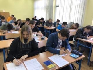 Konkursy fizyczny oraz matematyczny  w języku angielskim