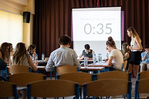 Szkolny Turniej Debat 12