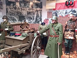 Sztandar 18 pułku piechoty w II LO 4