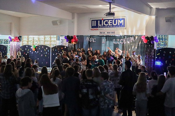 noc w liceum 