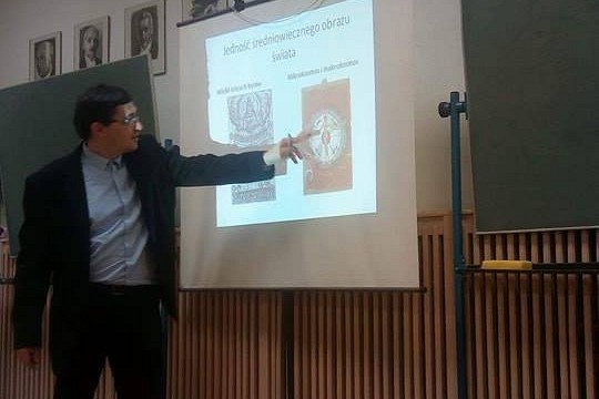 Wykład historyczny dla uczniów klasy akademickiej